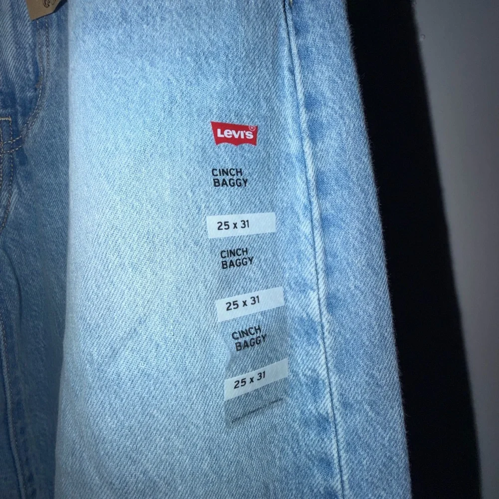Women Levi's Cinch Baggy Light Blue Jeans - Picture 4 of 8